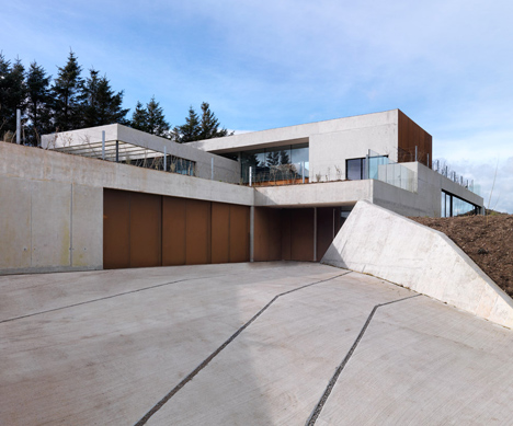 Stormy Castle by Loyn and Co Architects in Wales