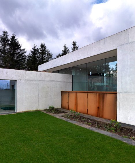 Stormy Castle by Loyn and Co Architects in Wales