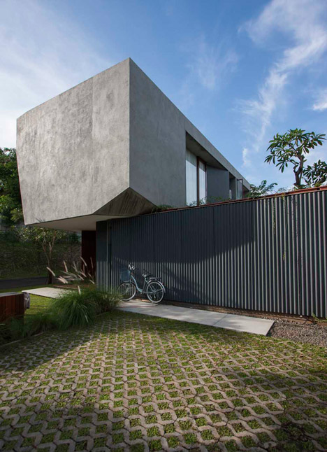Trimmed Reform House Indonesia by SUB