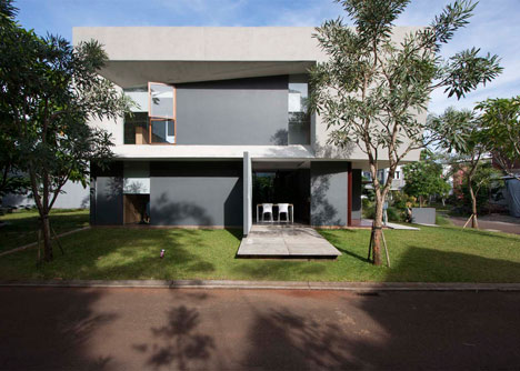 Trimmed Reform House Indonesia by SUB
