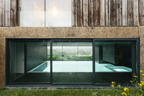 Varatojo House in Portugal by Atelier DATA