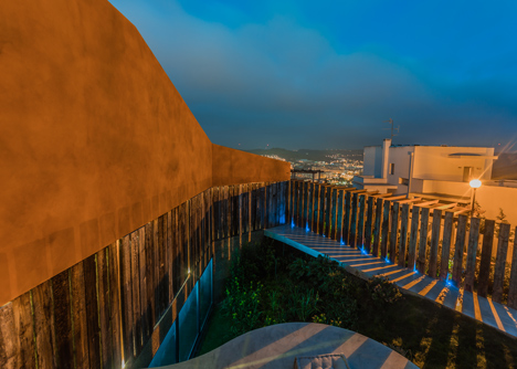 Varatojo House in Portugal by Atelier DATA