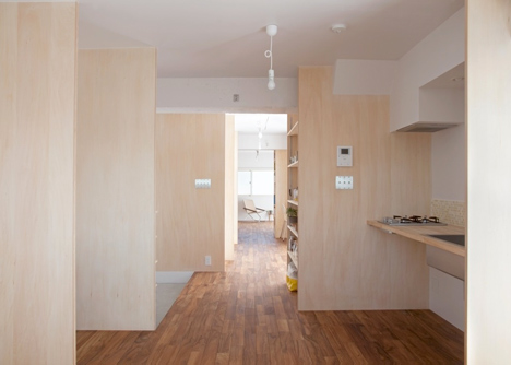 Wing Wall House by Camp Design Inc and Sumasaga Fudosan