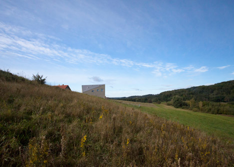 34 25 House by Bartek Arendt