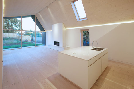 Bourne-Lane-house-by-Nash-Baker