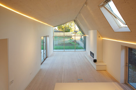 Bourne-Lane-house-by-Nash-Baker