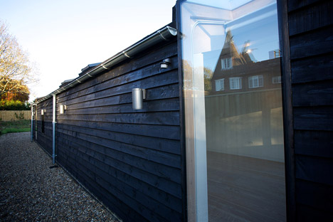 Bourne-Lane-house-by-Nash-Baker