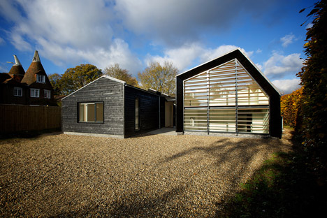 Bourne-Lane-house-by-Nash-Baker