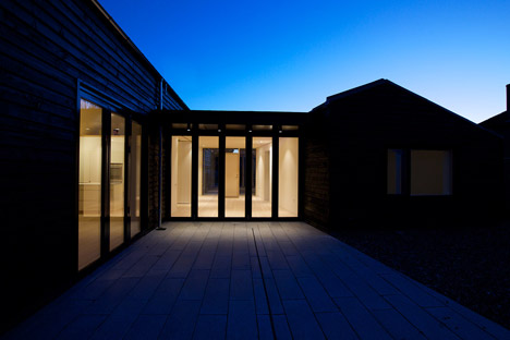 Bourne-Lane-house-by-Nash-Baker