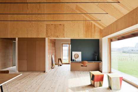 Brick-House-by-Leth-and-Gori