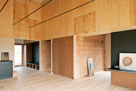 Brick-House-by-Leth-and-Gori