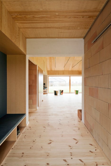 Brick-House-by-Leth-and-Gori