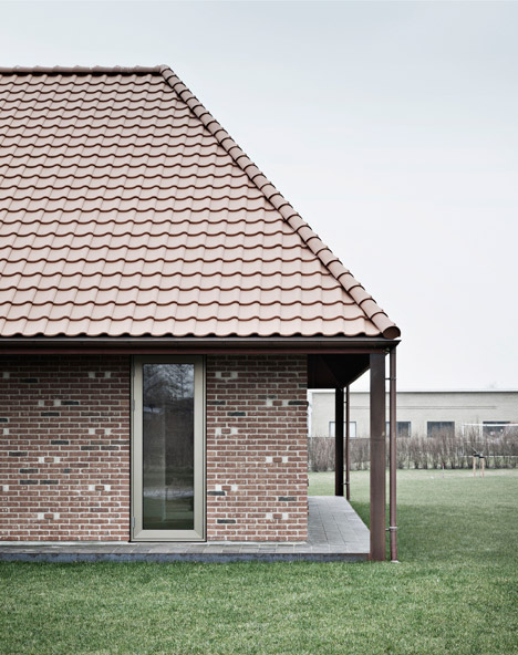 Brick-House-by-Leth-and-Gori