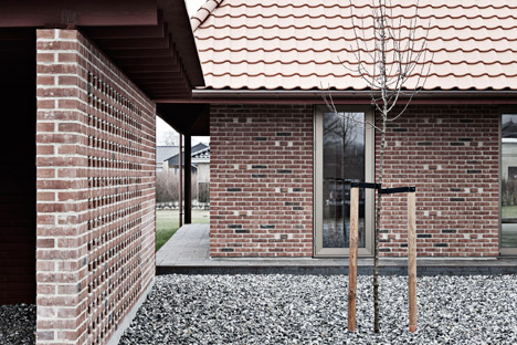 Brick-House-by-Leth-and-Gori