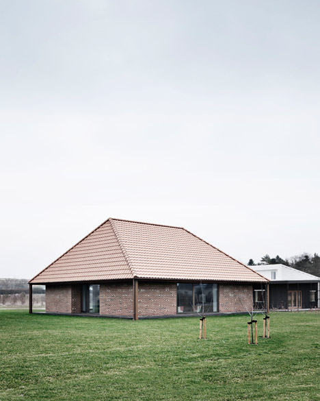 Brick-House-by-Leth-and-Gori