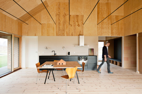Brick-House-by-Leth-and-Gori
