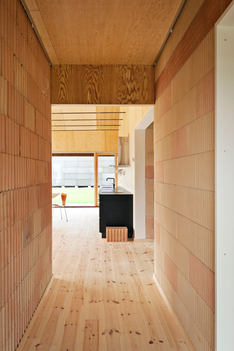 Brick-House-by-Leth-and-Gori
