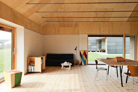 Brick-House-by-Leth-and-Gori