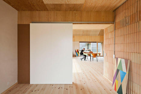 Brick-House-by-Leth-and-Gori