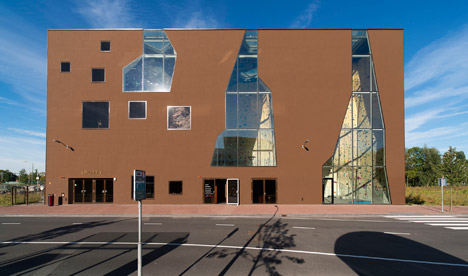 Climbing-and-Sports-Centre-in-Dordrecht-by-NL-Architects