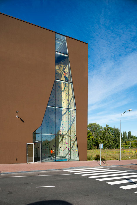 Climbing-and-Sports-Centre-in-Dordrecht-by-NL-Architects