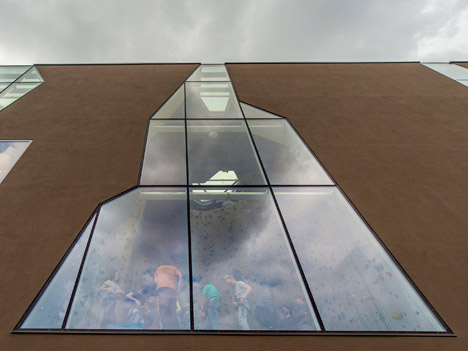 Climbing-and-Sports-Centre-in-Dordrecht-by-NL-Architects