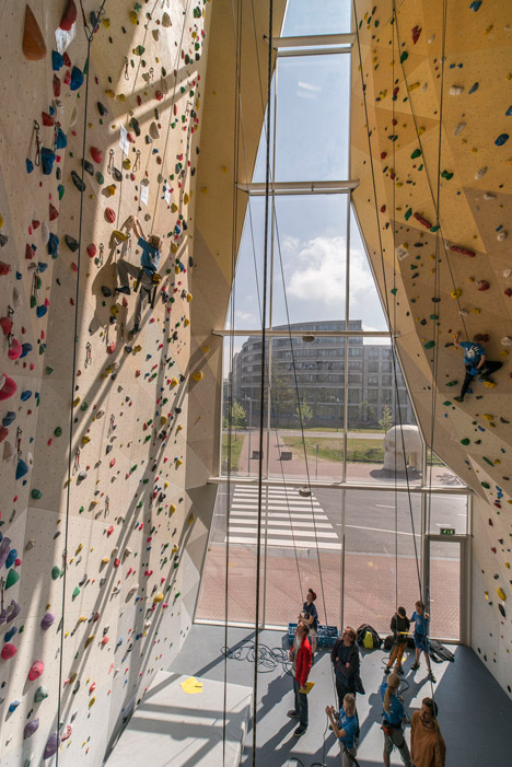 Climbing-and-Sports-Centre-in-Dordrecht-by-NL-Architects