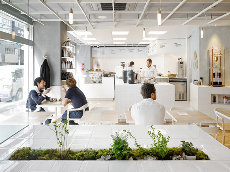 Coutume-cafe-Aoyama-in-Tokyo-Japan-by-CUT-Architectures