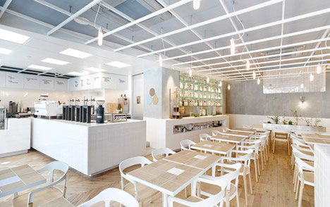 Coutume-cafe-Aoyama-in-Tokyo-Japan-by-CUT-Architectures