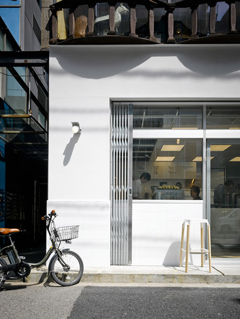 Coutume-cafe-Aoyama-in-Tokyo-Japan-by-CUT-Architectures