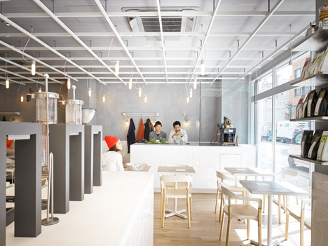 Coutume-cafe-Aoyama-in-Tokyo-Japan-by-CUT-Architectures