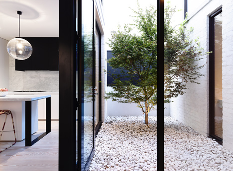 Fairbairn House in Melbourne by Inglis Architects