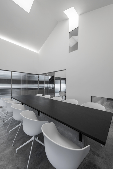 Flamingo Shanghai office by Neri and Hu