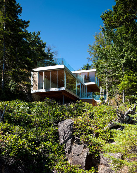 Gambier-Island-House-by-Office-of-McFarlane-Biggar
