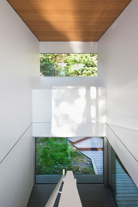 Gambier-Island-House-by-Office-of-McFarlane-Biggar
