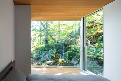 Gambier-Island-House-by-Office-of-McFarlane-Biggar
