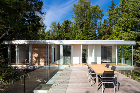 Gambier-Island-House-by-Office-of-McFarlane-Biggar