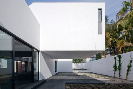 House by ATELIER ARS° in Mexico