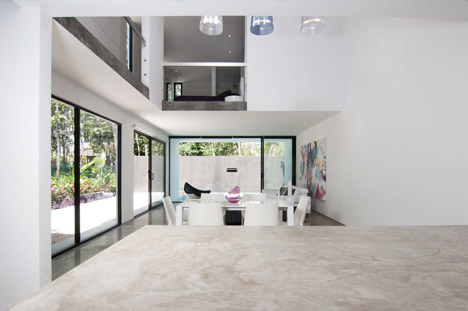 House-in-Cancun-Mexico-by-Warm-Architects