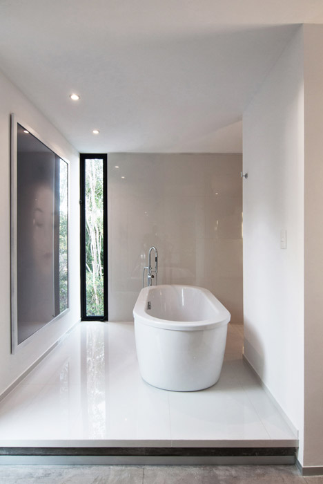 House-in-Cancun-Mexico-by-Warm-Architects