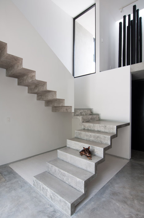 House-in-Cancun-Mexico-by-Warm-Architects