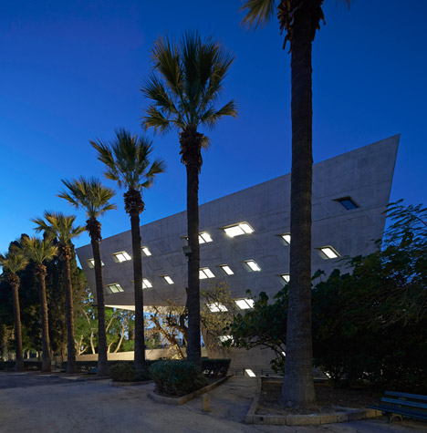 Issam-Fares-Institute-by-Zaha-Hadid