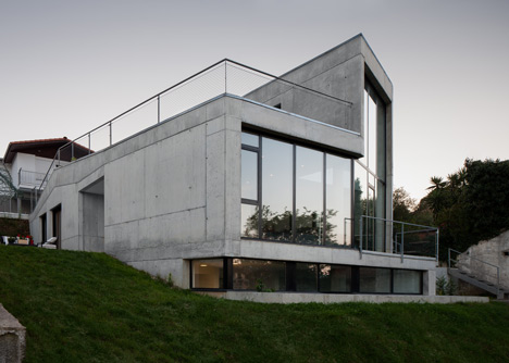 MNGB House by VAUM Architects