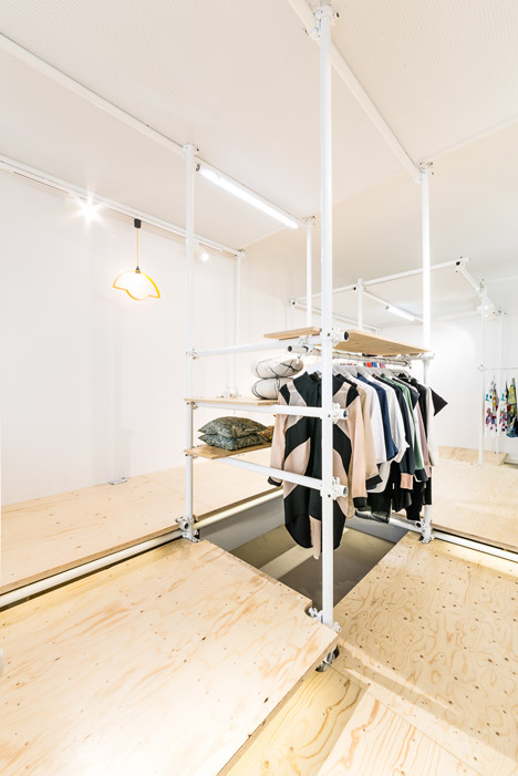 NO-WODKA-concept-store-in-Berlin-by-Kontent