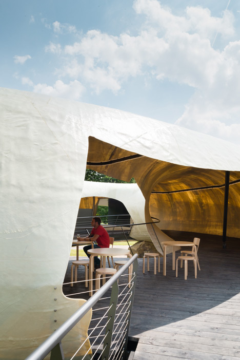 Serpentine Pavilion photographed by Jim Stephenson_dezeen_13