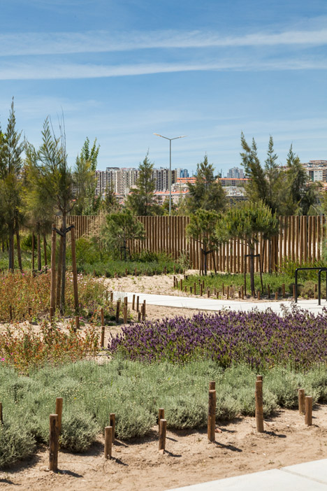 Tagus-Linear-Park-by-Topiaris-Landscape-Architecture