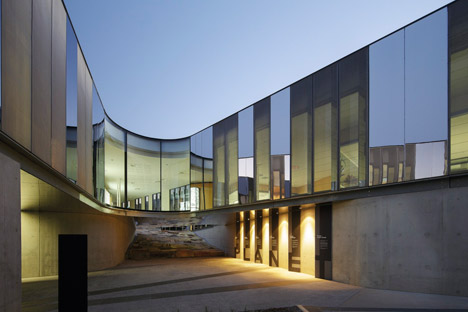 The-Australian-Plantbank-by-BVN-Donovan-Hill