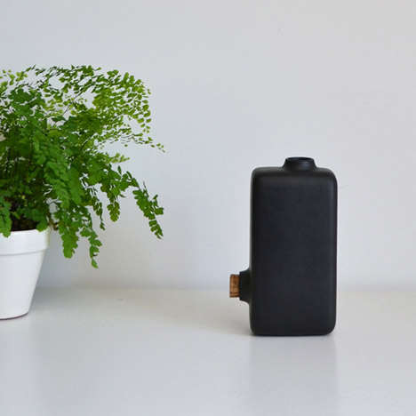 Vase Renverse by Paul Menand