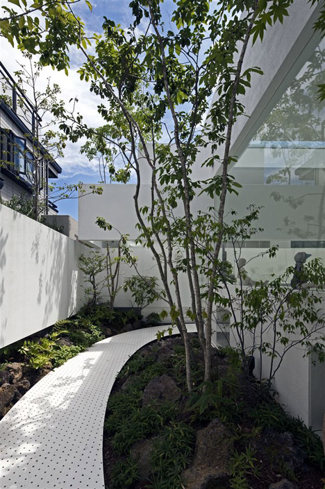 Atelier-bisque doll by UID Architects