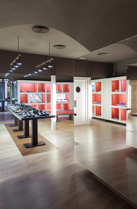 Camper store Palma de Mallorca by Fernando Amat